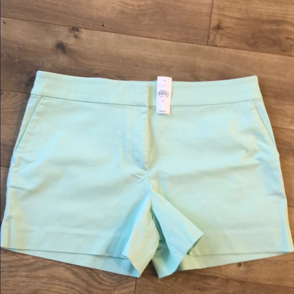 NWT. Loft Riviera Short. Size 12. Mint green.
